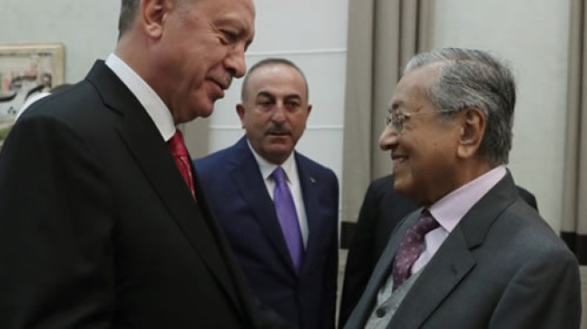 Cumhurbaşkanı Erdoğan, Malezya Başbakanı Mohamad ile bir araya geldi
