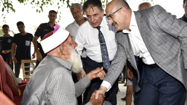 ADANA VALİSİNDEN ALKIŞLANACAK DAVRANIŞ