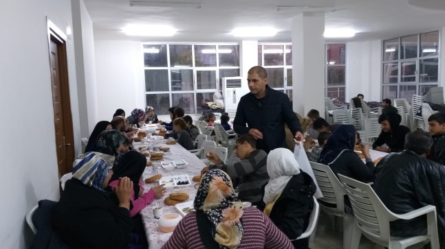 MÜLTECİLER, BAŞKAN AKAY NEZARETİNDE TAZİYE EVİNE YERLEŞTİRİLDİ