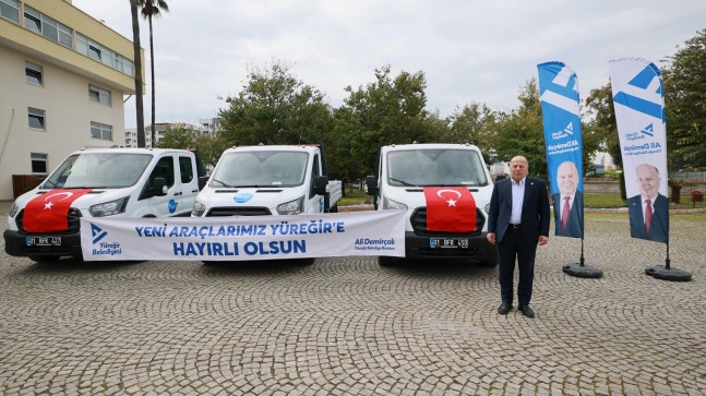 BAŞKAN ALİ DEMİRÇALI: “2 YILDA ARAÇ FİLOMUZU 29 YENİ ARAÇLA GÜÇLENDİRDİK”