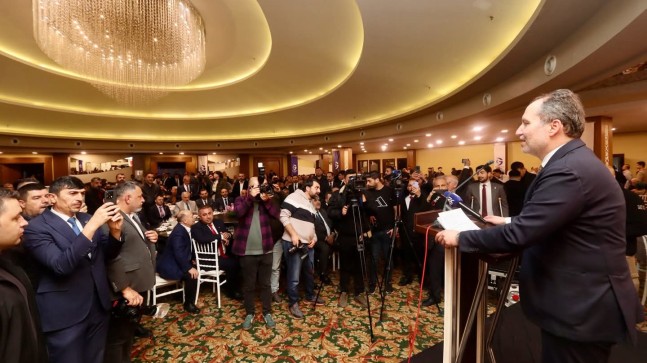 ADANA’DA ERBAKAN İZDİHAMI!