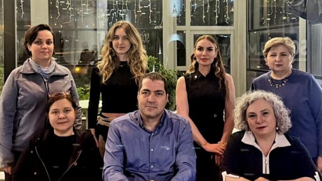 ALZHEİMER SADECE HASTAYI DEĞİL, TÜM AİLEYİ ETKİLEYEN HASTALIKTIR