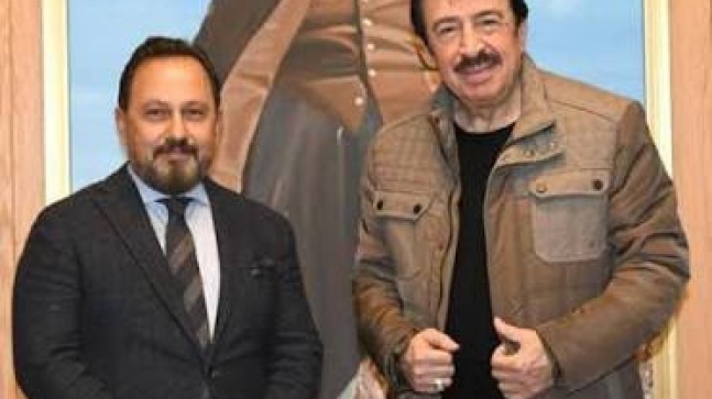 AHMET SELÇUK İLKAN’IN 50. SANAT YILI YOLCULUĞU ADANA’DA BAŞLIYOR