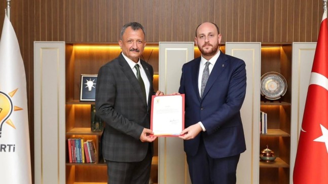AK PARTİ SEYHAN İLÇE BAŞKANLIĞINA COŞKUN ATANDI
