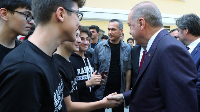 Cumhurbaşkanı Erdoğan,Hazreti Ali’nin ‘Çocuklarınızı kendi zamanınıza göre değil