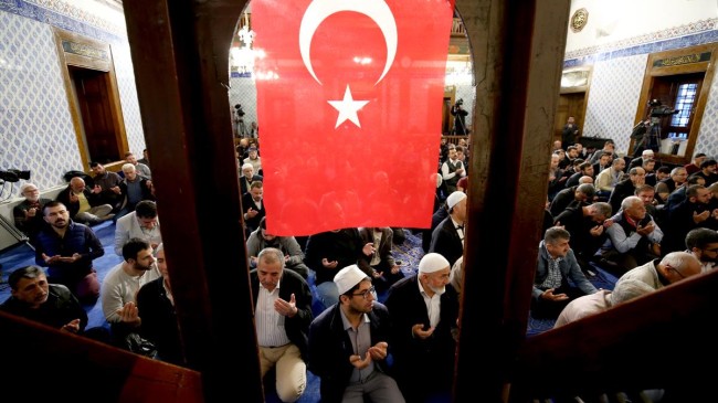BARIŞ PINARI HAREKATI İÇİN SABAH NAMAZINDA FETİH SURESİ