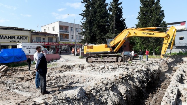 HEM TEMİZLİK VE HİJYEN, HEM DE ASFALT ÇALIŞMASI