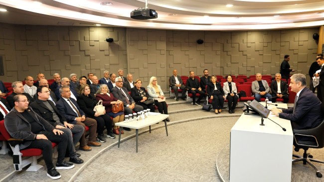 VALİ  MUSTAFA YAVUZ MUHTARLARI KABUL ETTİ