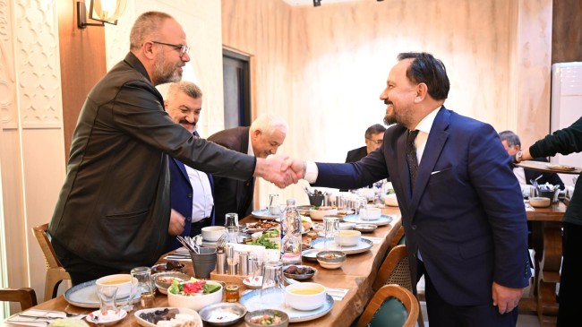 BAŞKAN ULUDAĞ’DAN , HİZMETE VEFA SOFRASI