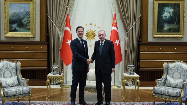 CUMHURBAŞKANI ERDOĞAN , NATO GENEL  SEKRETERİ  RUTTE  İLE BİR ARAYA  GELDİ