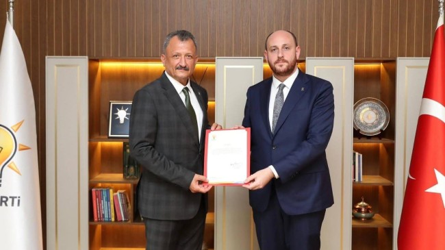 AK PARTİ SEYHAN İLÇE BAŞKANLIĞINA COŞKUN ATANDI