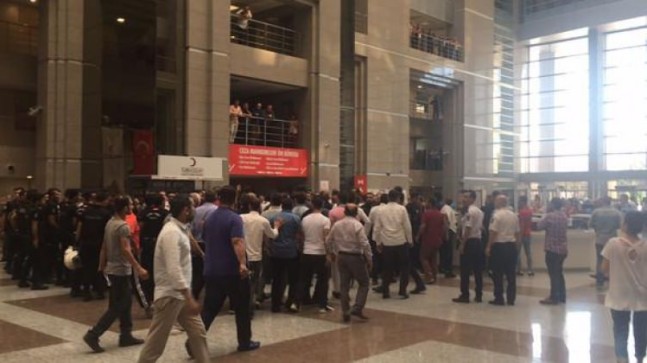 Adliye Karıştı! Saralar ve Şahinler Birbirine Girdi