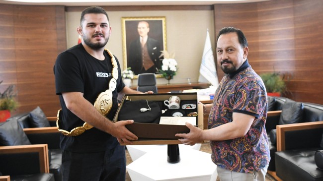 KIZILDAĞ BAŞPEHLİVANI ÇELEBİ’DEN BAŞKAN ULUDAĞ’A ZİYARET