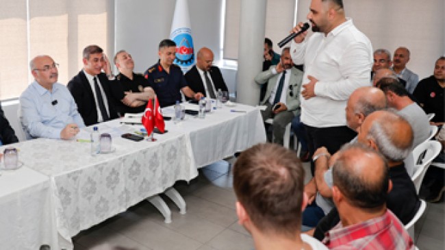 VALİ KÖŞGER YÜREĞİR’DE ESNAF VE VATANDAŞLARLA BULUŞTU