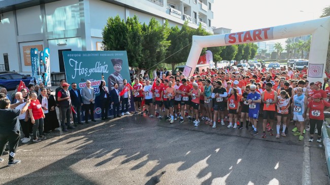 SARIÇAM’DA CUMHURİYET COŞKUSU KOŞUYLA BULUŞTU