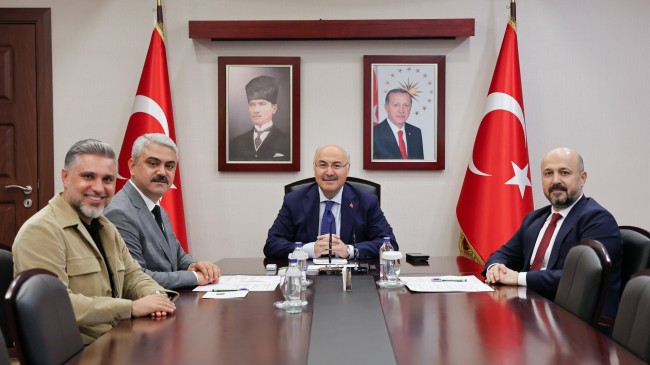 POZANTI BELEDİYESİ İLE İL SAĞLIK MÜDÜRLÜĞÜ ARASINDAKİ PROTOKOL İMZA TÖRENİ VALİ KÖŞGER’İN KATILIMIYLA GERÇEKLEŞTİRİLDİ